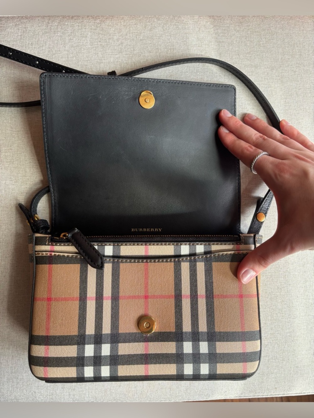 Burberry Hampshire Check Crossbody Bag - Picture 3 of 16